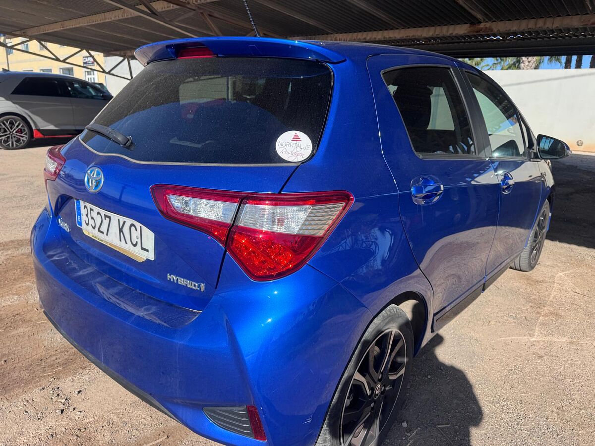 COMING SOON TOYOTA YARIS ADVANCE 1.5 HYBRID AUTO SPANISH LHD IN SPAIN 35000 MILES 2017
